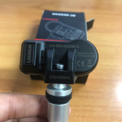 ชมลมยางคนที่วัดลมยางเครื่องในส่วนของวัดความดันลมยาง Launch LTR-01 433 315MHZ TPMS
