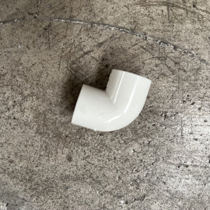 สถานที่เชื่อมต่อพื้นที่ PVC ขนาด 20mm , 25mm , 16mm ต่อตรงข้อต่อสามทางมุมฉากสี่ทางสี่ทางมุมฉากเพดานท่อน้ำลำธารเกษตร