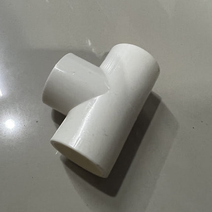 สถานที่เชื่อมต่อพื้นที่ PVC ขนาด 20mm , 25mm , 16mm ต่อตรงข้อต่อสามทางมุมฉากสี่ทางสี่ทางมุมฉากเพดานท่อน้ำลำธารเกษตร