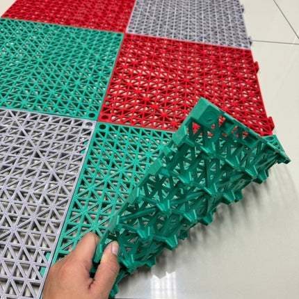 แผ่นกันลื่น แผ่นพื้นพลาสติก PVC เนื้อนิ่ม เหมาะสำหรับปูในห้องน้ำ ขนาด( 30 cm* 30cm* สูง 1.5cm) สินค้าพร้อมส่งในไทย