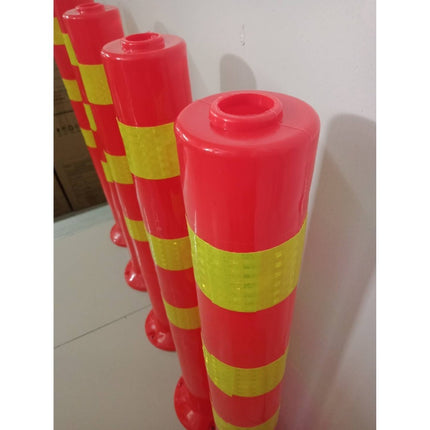 เสาจราจร เสาจราจรคาดแถบ สะท้อนแสง สีแดงแถบขาว ราคา / ต้น สินค้าพร้อมส่งในไทย