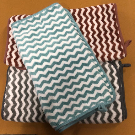 ผ้าเช็ดหน้า ผ้าเช็ดมือ ขนาด 30x30 cm,35x75 cm. ผ้าเช็ดตัวขนเป็ด ลายซิกแซก ผ้าขนหนู ผ้านุ่ม { 300 G. } สินค้าใน