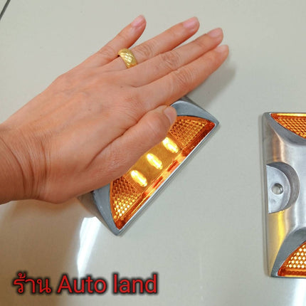 🔥พร้อมส่ง🔥ไฟถนน หมุดปักถนน ไฟหมุดถนน ไฟส่องพื้น โซล่าเซลล์ 6 LED ไฟกระพริบ รุ่นแบนแสงสีเหลือง ในไทย